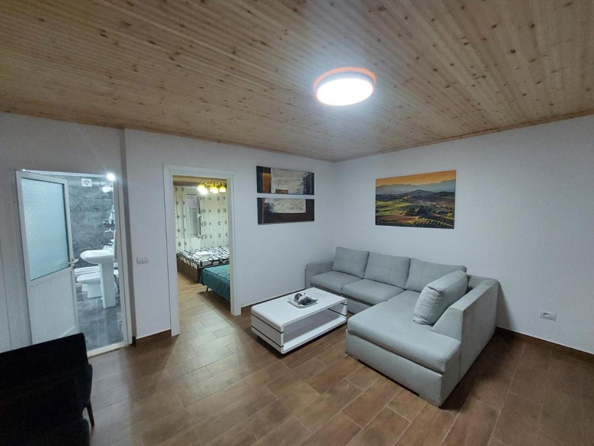 Herta Apartment Берат Экстерьер фото
